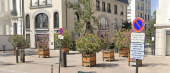 crèche orange bleue