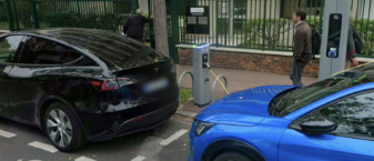Borne de recharge électrique Avenue Albert 1er côté Alsace Lorraine