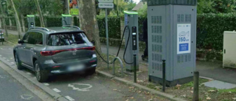 Borne de recharge électrique Avenue Napoléon Bonaparte