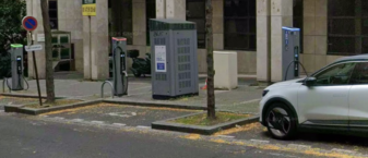 Borne de recharge électrique Rue Auguste Perret