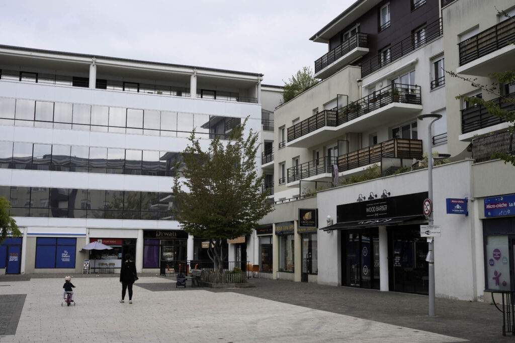 Place Marcel-Noutary - Agrandir l'image, fenêtre modale