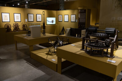 Exposition Léonard de Vinci - Agrandir l'image 5 sur 12, fenêtre modale
