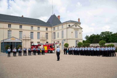 Agrandir l'image 4 sur 64, fenêtre modale